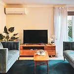 Hobart Avenue Apartments The Retreat